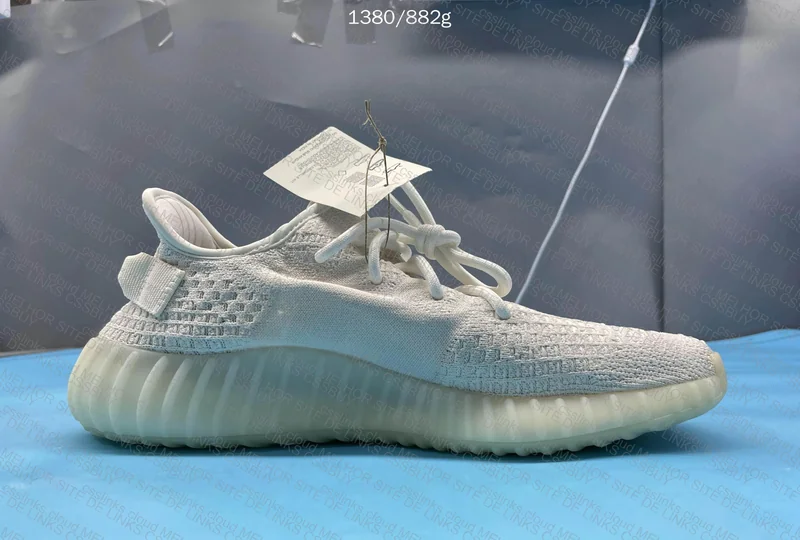 Yeezy 350 v2 Blind box