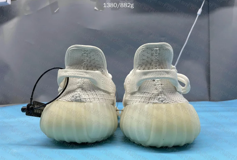 Yeezy 350 v2 Blind box 4