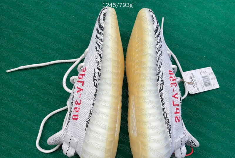 yeezy 350 v2 blind box 3