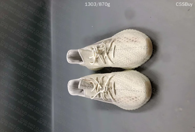 Yeezy 350 V2 Bone
