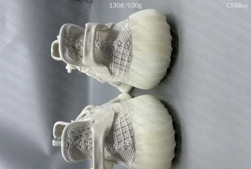 Yeezy 350 V2 'Bone' 3