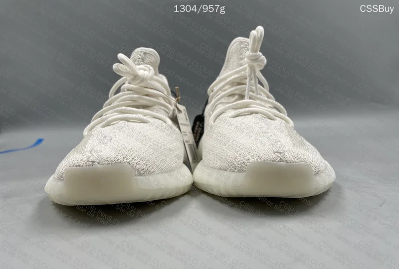 Yeezy 350 V2 'Bone' 3