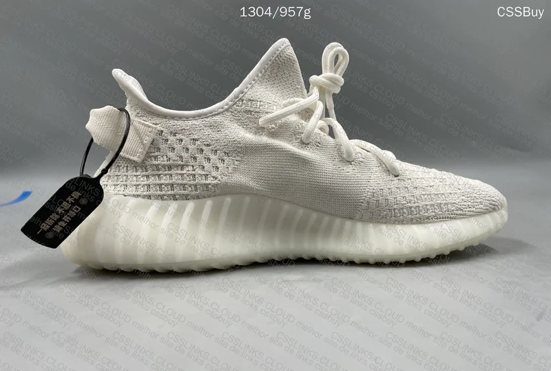 Yeezy 350 V2 'Bone' 4