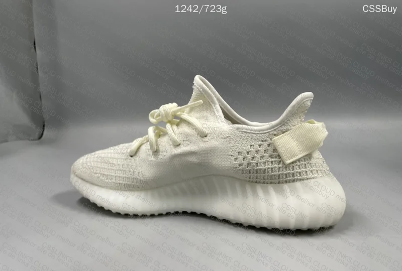 Yeezy 350 V2 Bone