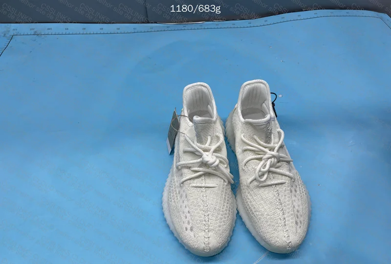 Yeezy 350 V2 Bone