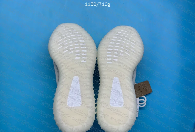 Yeezy 350 V2 Bone
