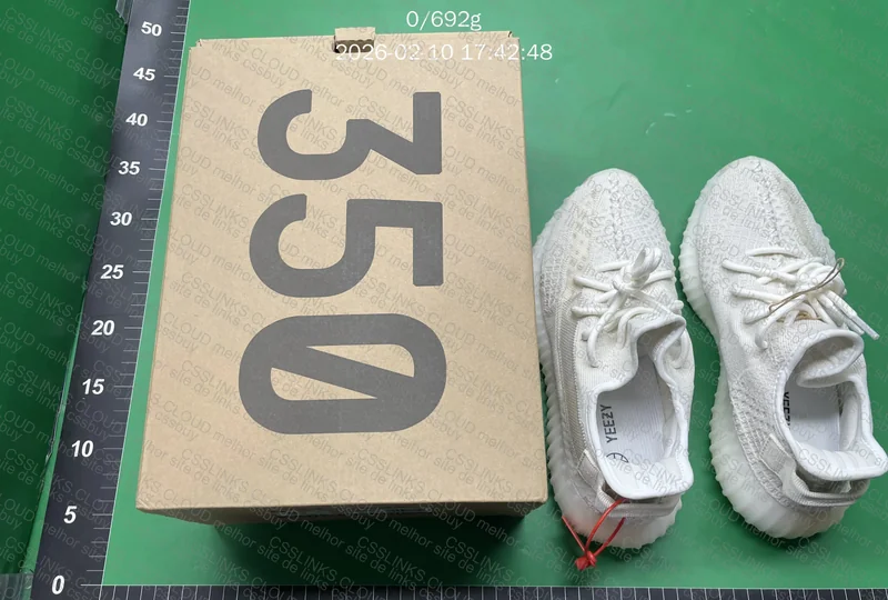 Yeezy 350 v2 bone