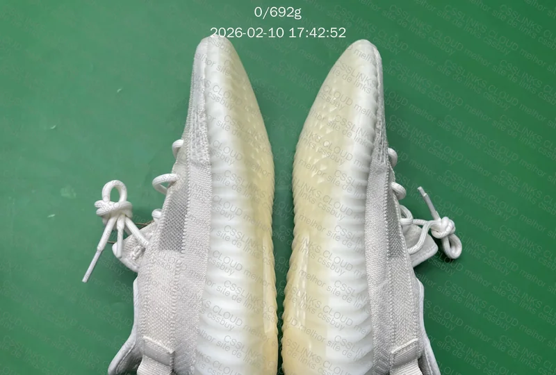 Yeezy 350 v2 bone 7