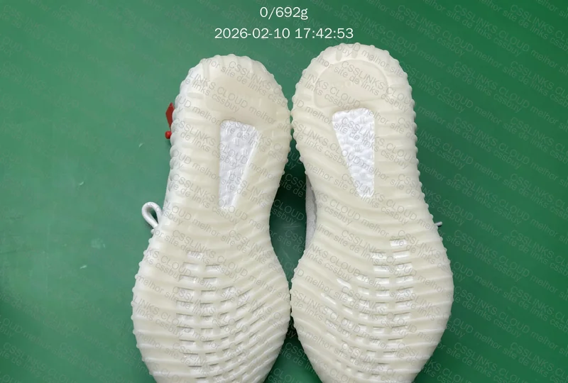 Yeezy 350 v2 bone 8