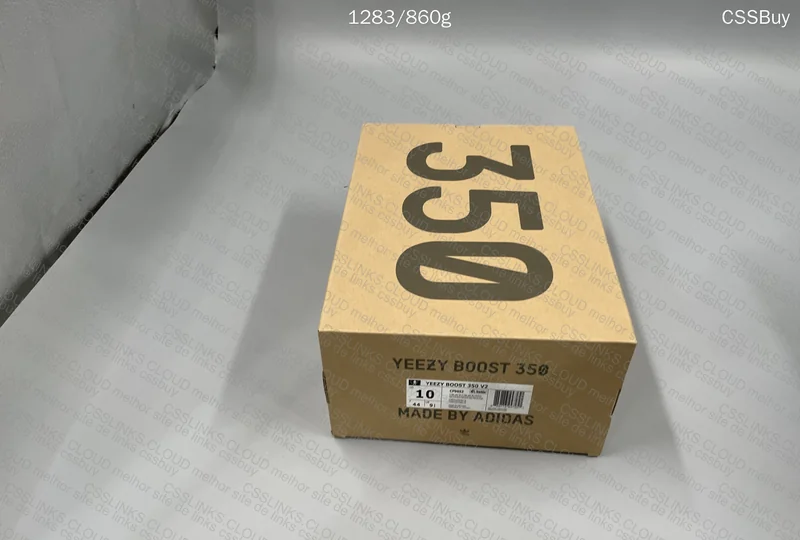 Yeezy 350 v2 "BRED" 3