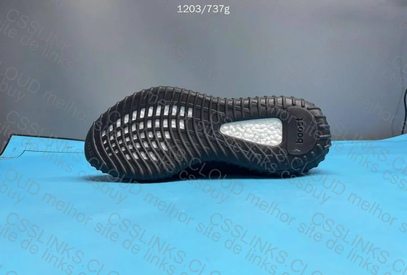 Yeezy 350 V2 Bred 2