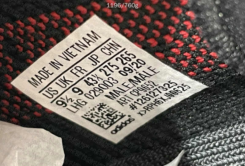 Yeezy 350 V2 Bred 4