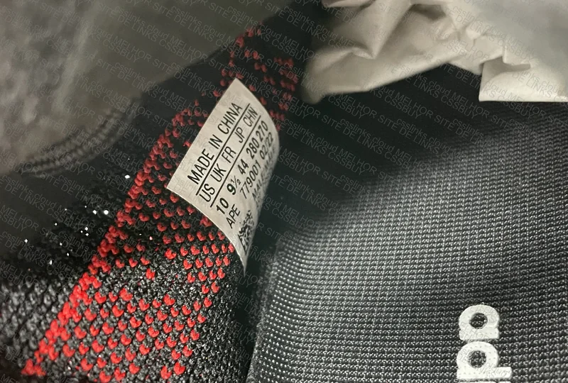 Yeezy 350 V2 "Bred" - LJR 10