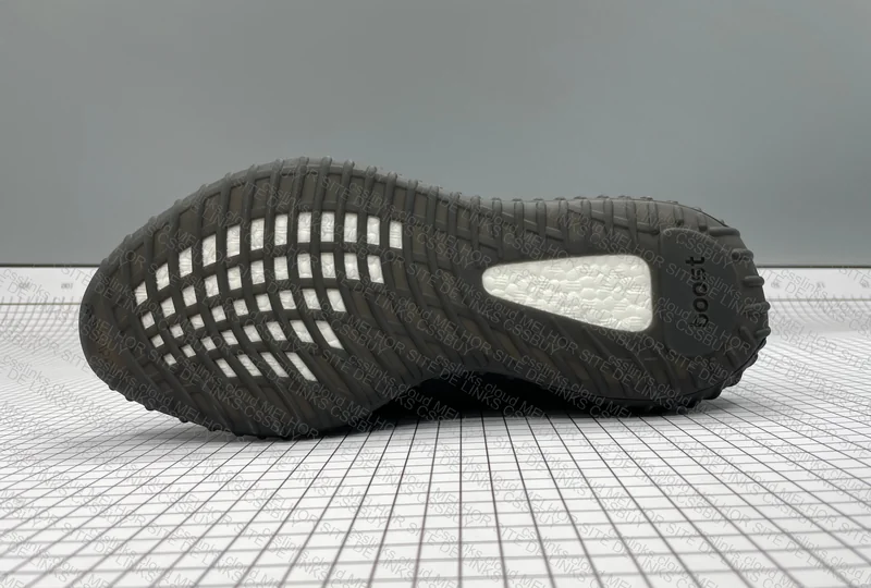 Yeezy 350 V2 "Bred" - LJR 9