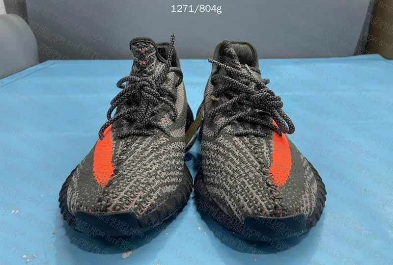 Yeezy 350 V2 Carbon (OG batch) 2