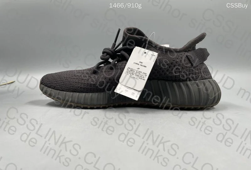 Yeezy 350 v2 Cinder 3
