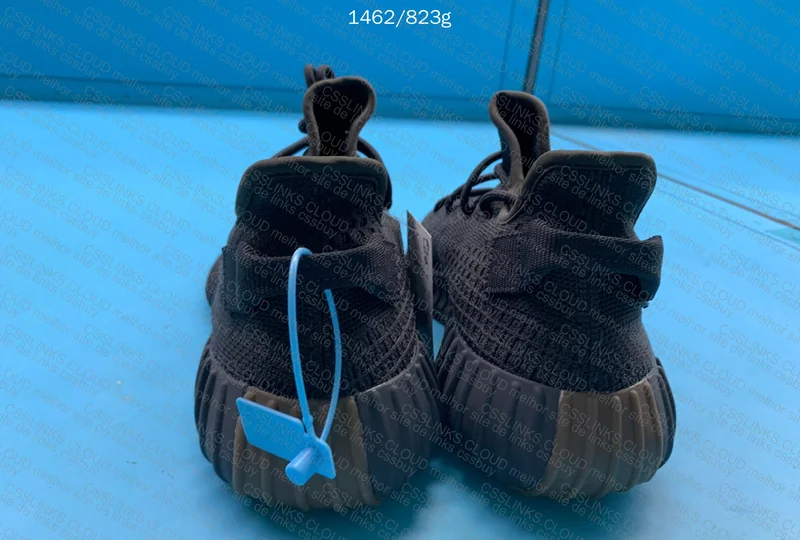 yeezy 350 V2 cinder 3