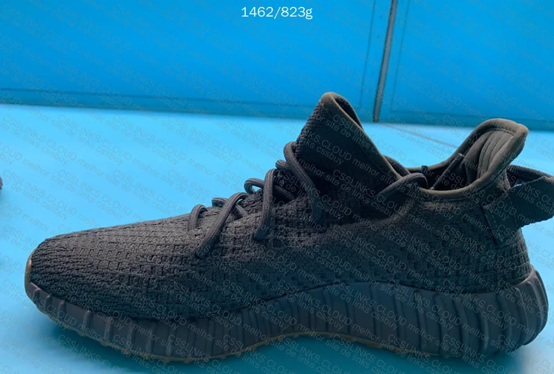 yeezy 350 V2 cinder 4