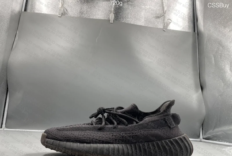 Yeezy 350 V2 Cinder - 158sir 4