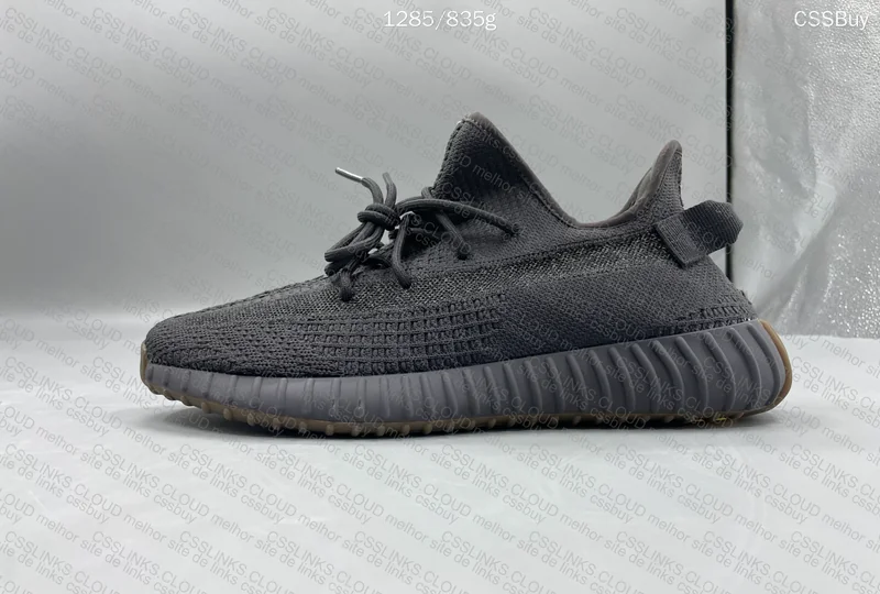Yeezy 350 V2 CINDER REFLECTIVE - STOS AVALIEM 4