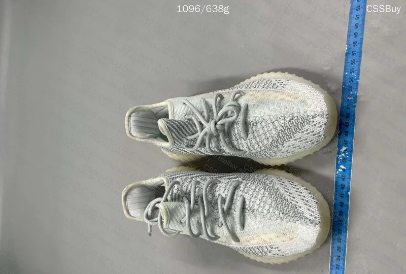 Yeezy 350 v2 Cloud White 6
