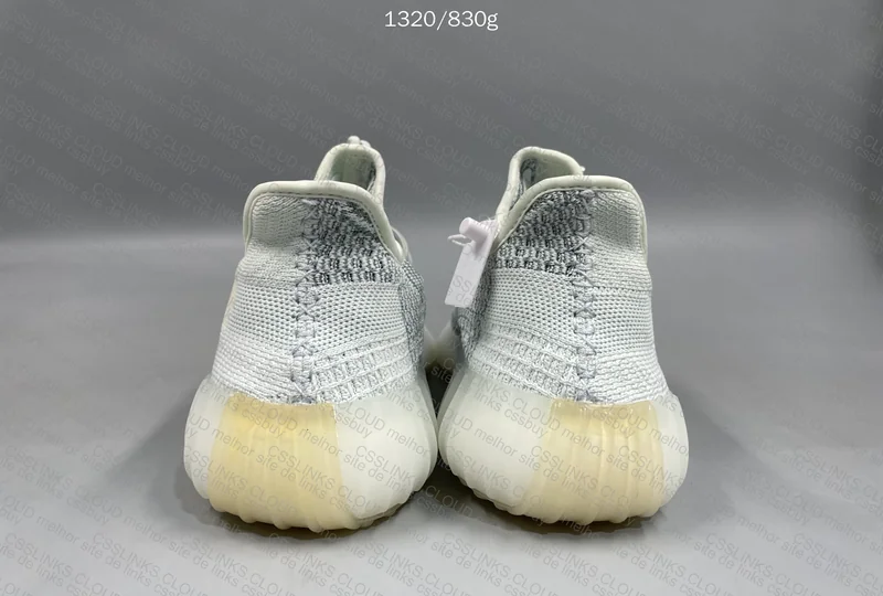 Yeezy 350 v2 Cloud White
