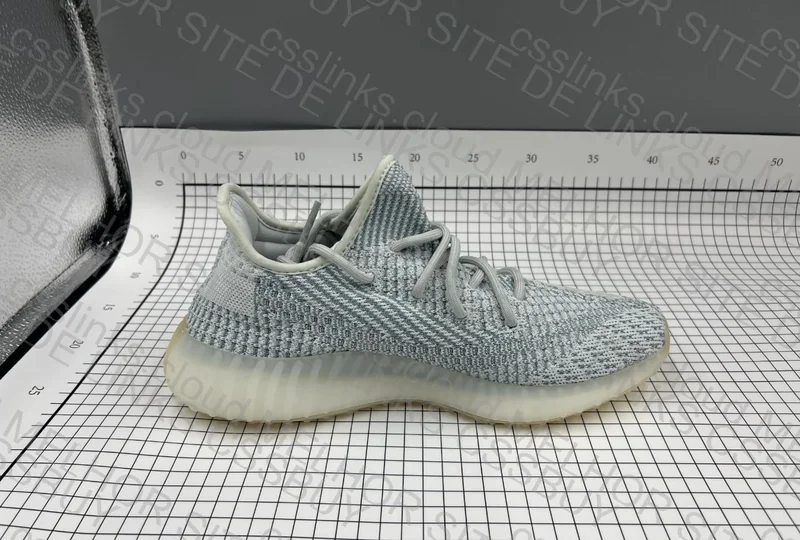 yeezy 350 v2 cloud white
