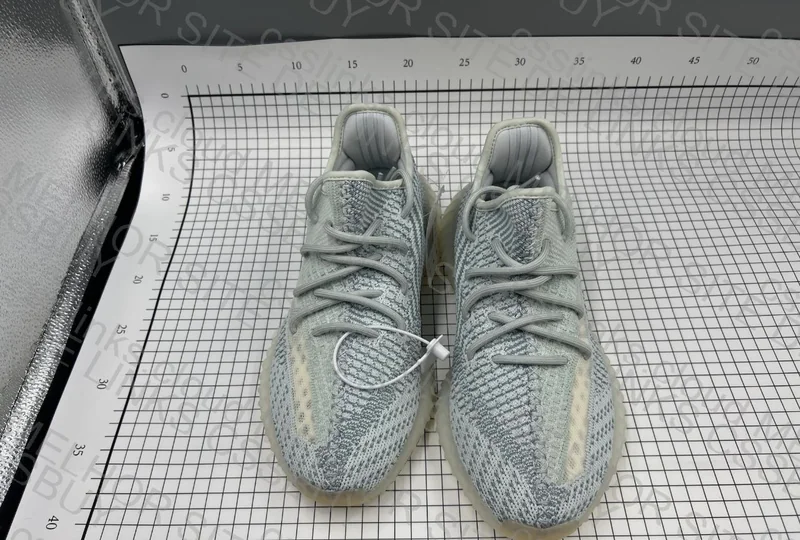 yeezy 350 v2 cloud white 2