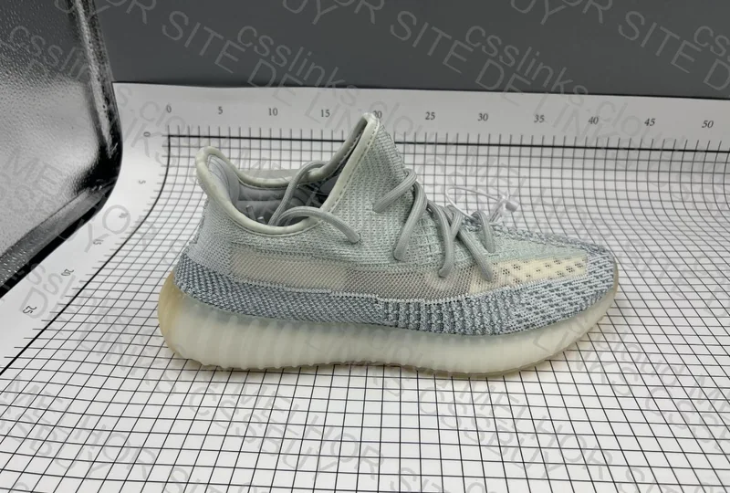 yeezy 350 v2 cloud white 4