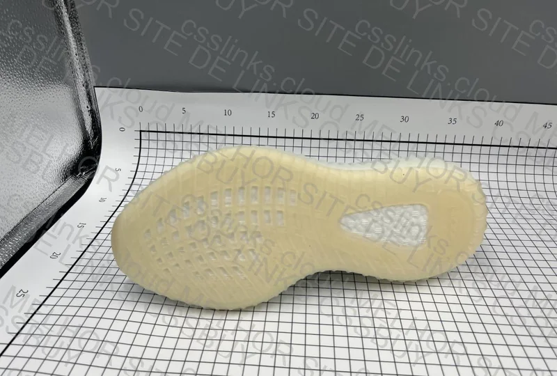 yeezy 350 v2 cloud white 6