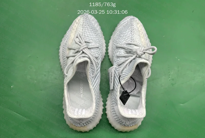 Yeezy 350 v2 Cloud white Lw 3