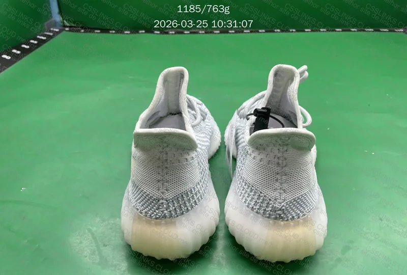 Yeezy 350 v2 Cloud white Lw 4