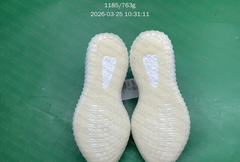 Yeezy 350 v2 Cloud white Lw 9