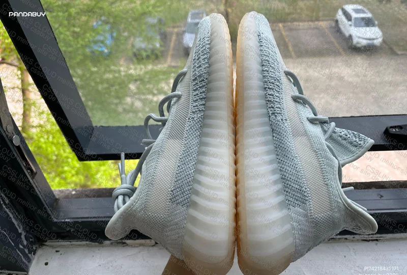 yeezy 350 v2 cloud white reflective 2