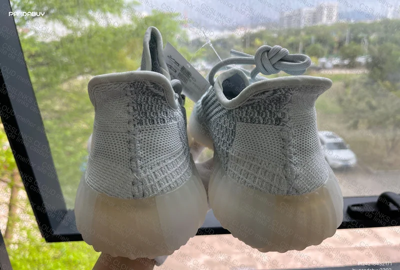 yeezy 350 v2 cloud white reflective 3