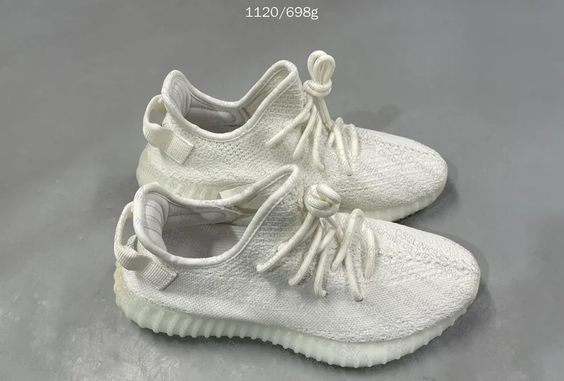 Yeezy 350 v2 Cream White