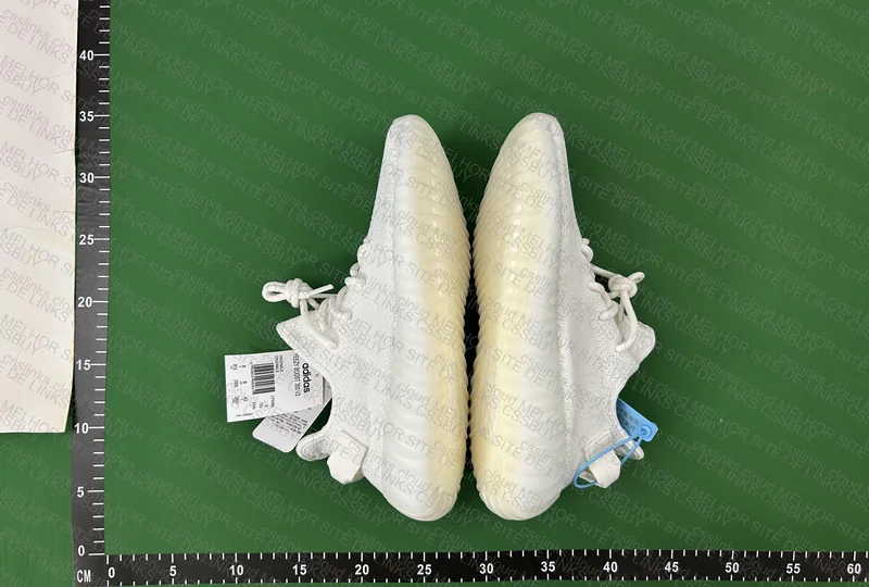 Yeezy 350 v2 Cream White 2