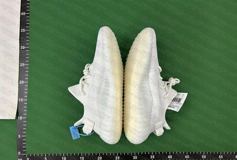 Yeezy 350 v2 Cream White 3