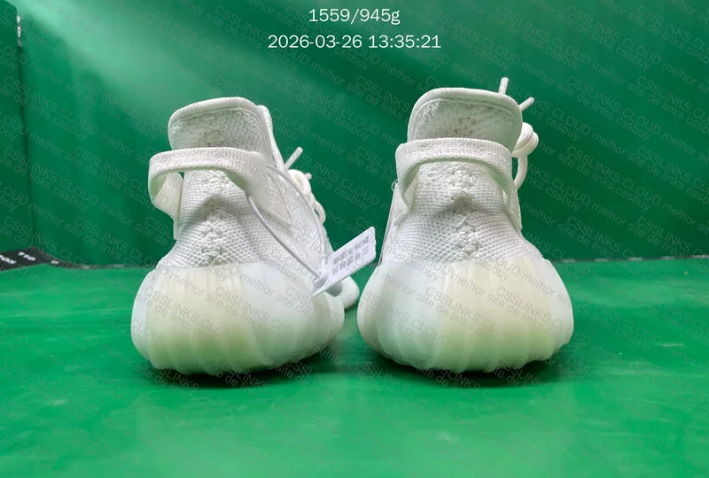 Yeezy 350 V2 Cream White