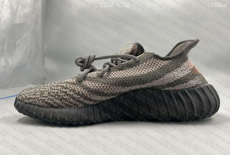 Yeezy 350 v2 Dark Beluga 6