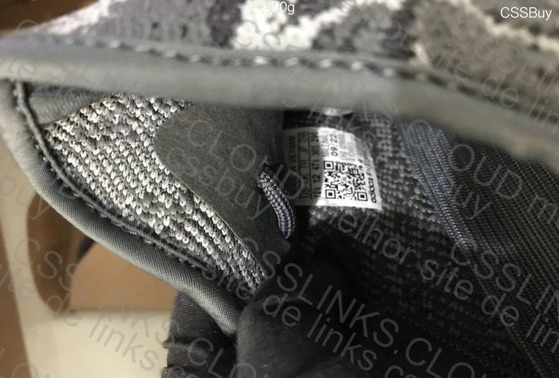 Yeezy 350 V2 Dark Salt 3