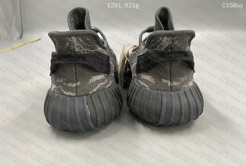 Yeezy 350 v2 Dark Salt 99y 7