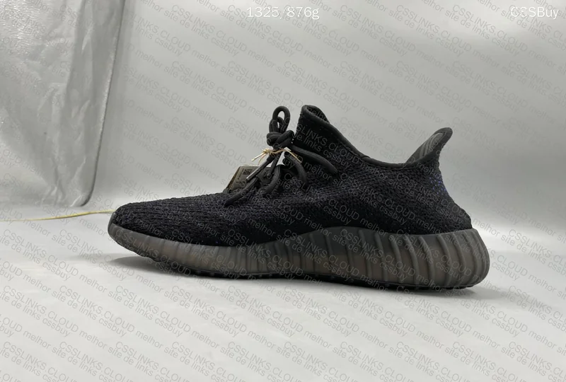 Yeezy 350 v2 Dazzling Blue 4