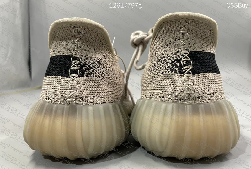 YEEZY 350 V2 (GL?)