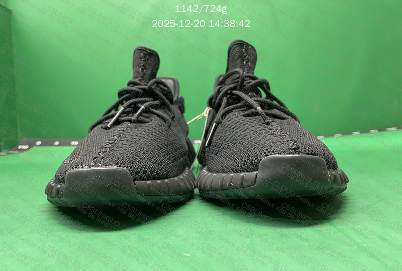 Yeezy 350 V2 HQ 4540 2