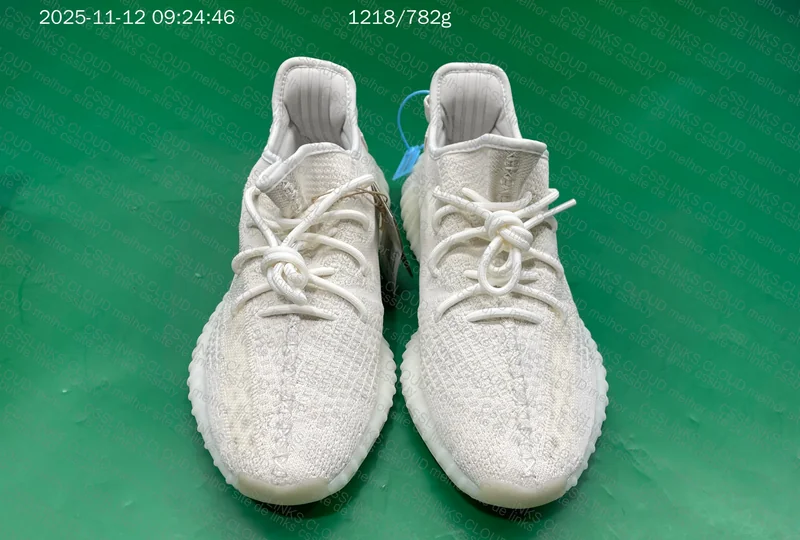 Yeezy 350 V2 HQ6316 4