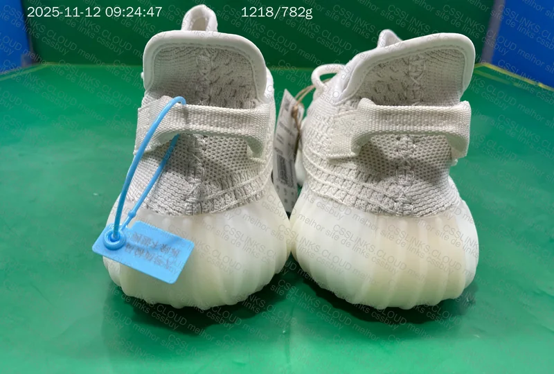 Yeezy 350 V2 HQ6316 5