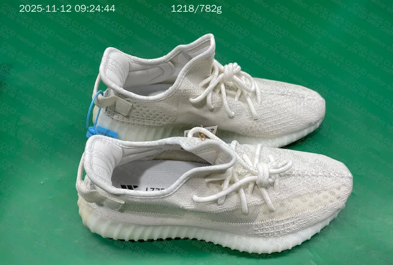 Yeezy 350 V2 HQ6316 6