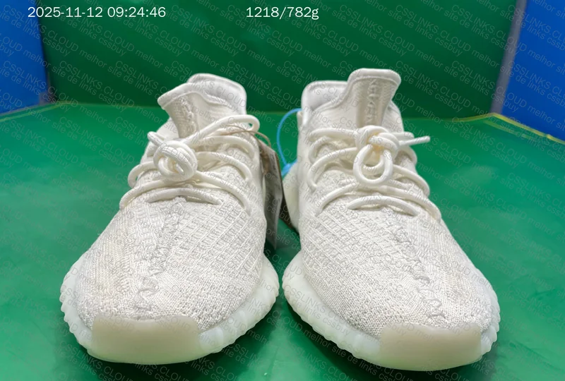 Yeezy 350 V2 HQ6316 8
