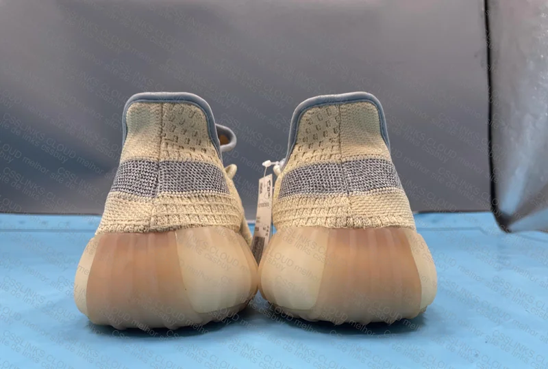 Yeezy 350 v2 linen blind box 3